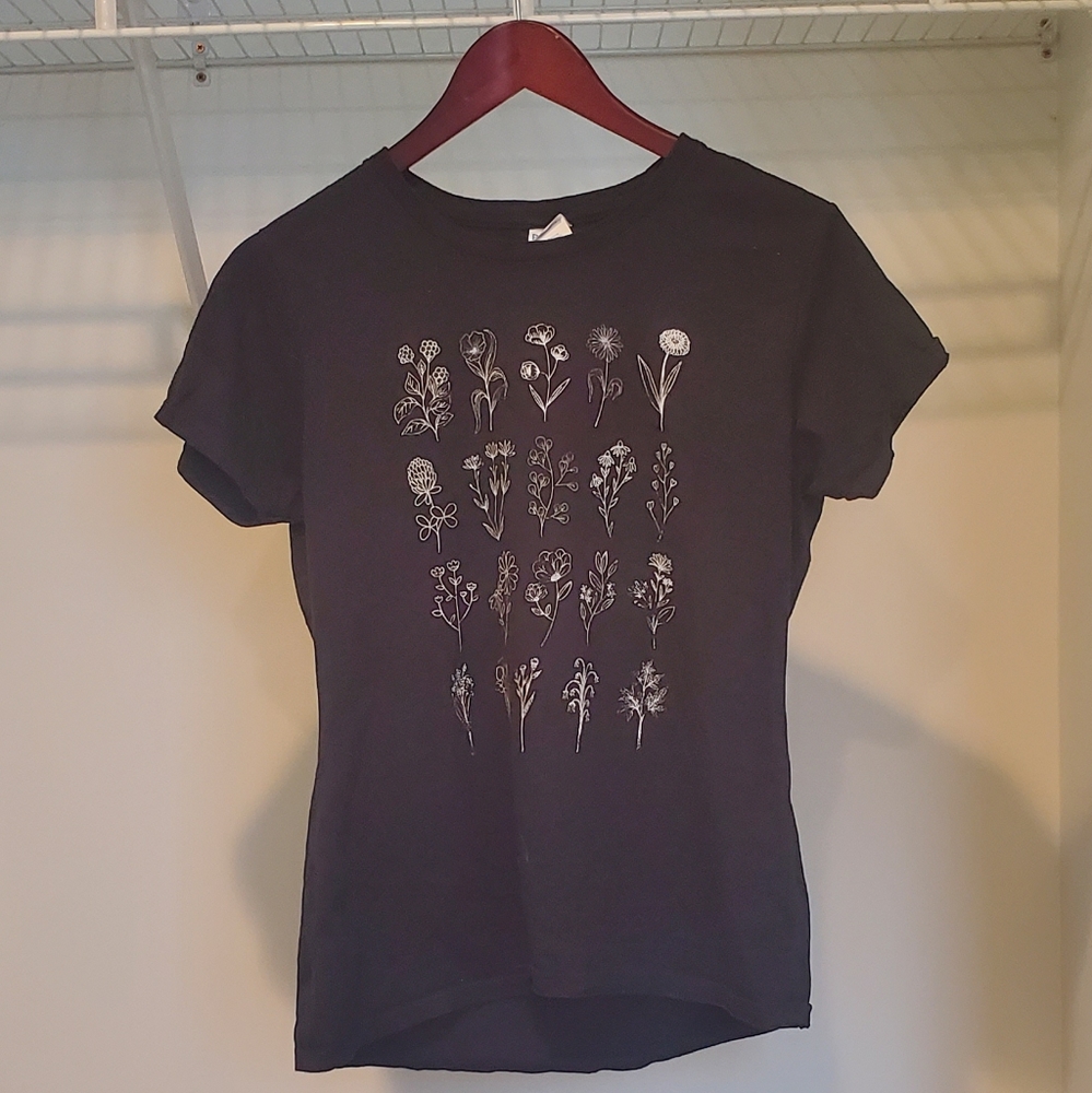 T shirt with wildflowers, M